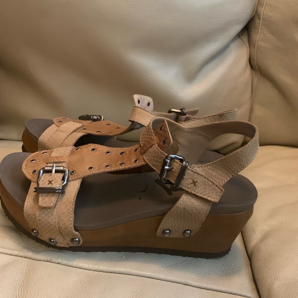 OTBT shoes